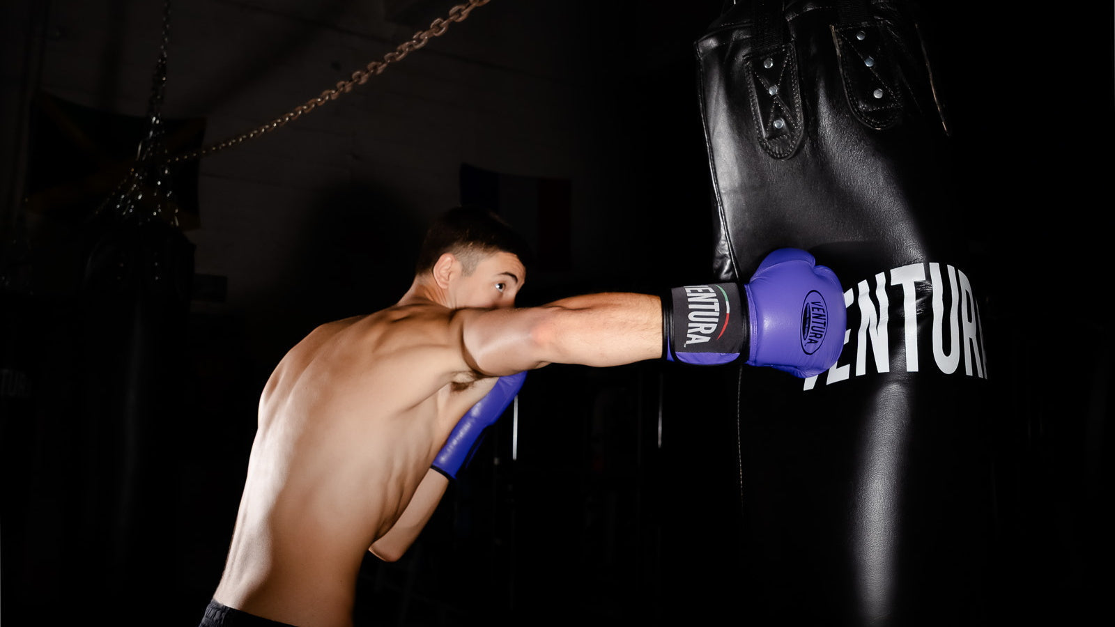 Come devono calzare i guantoni da boxe