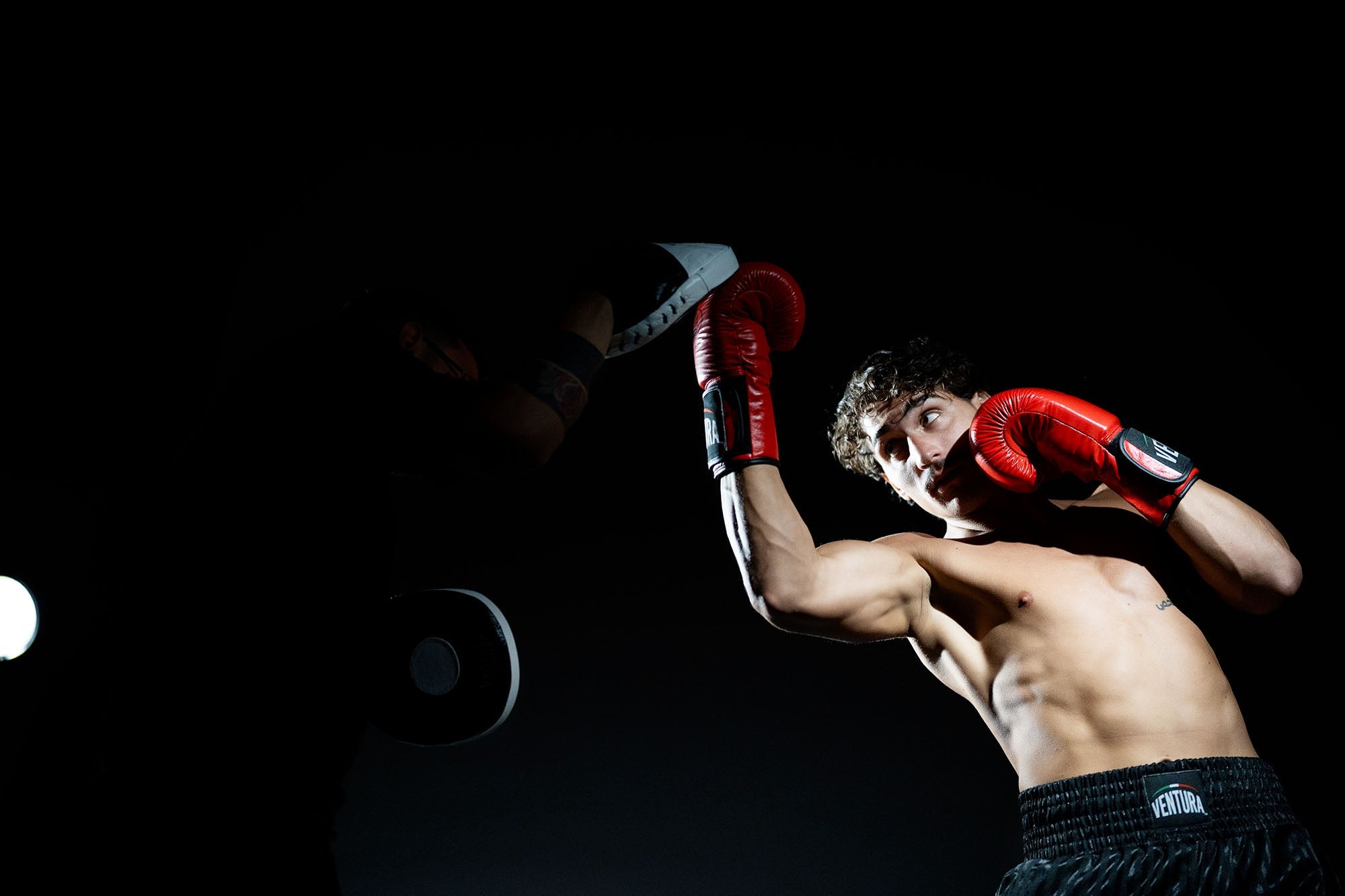 Cosa mettere nella borsa da palestra per boxe, kickboxing, Muay Thai e MMA