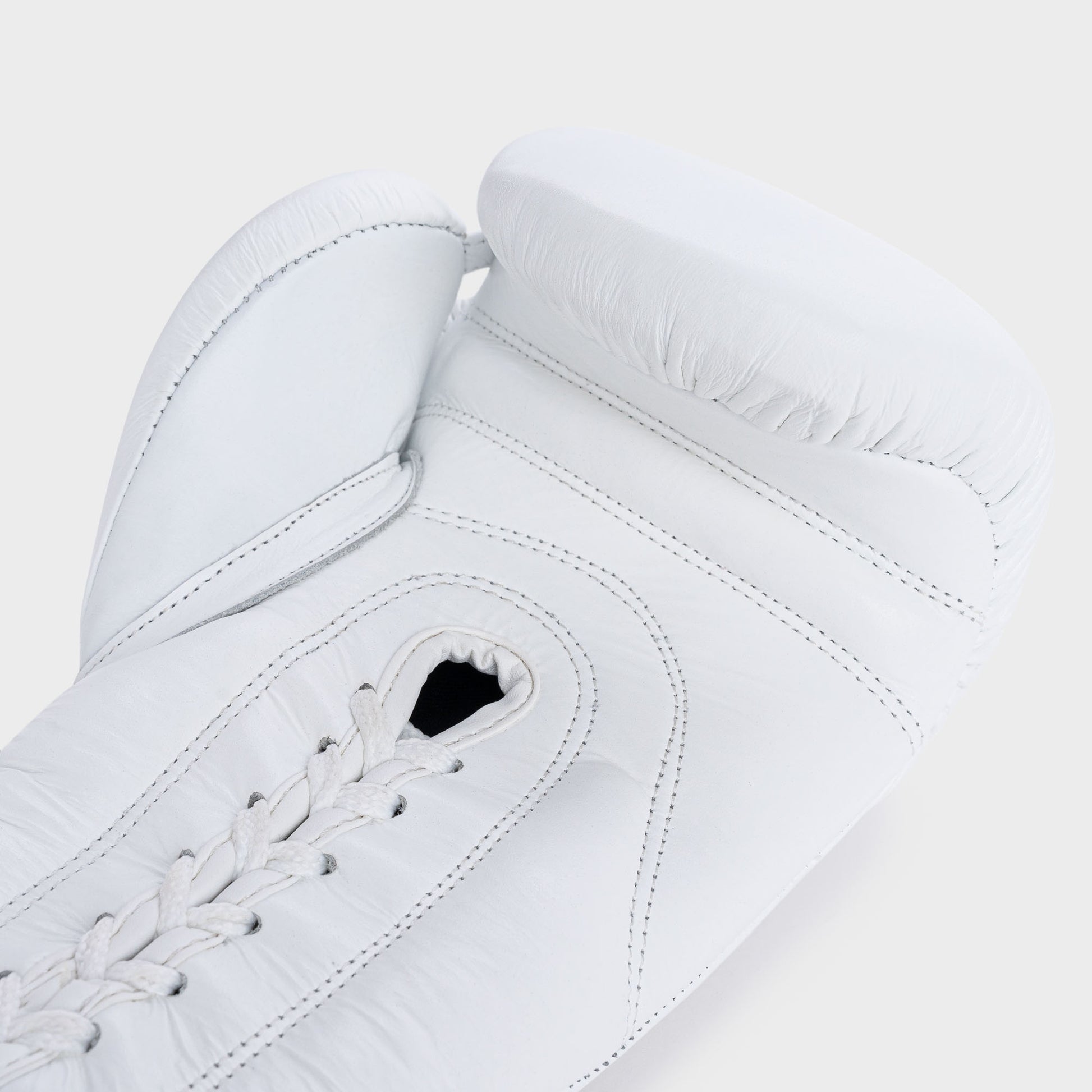 GUANTES DE BOXEO CON CORDONES DE CUERO GENUINO - BLANCO