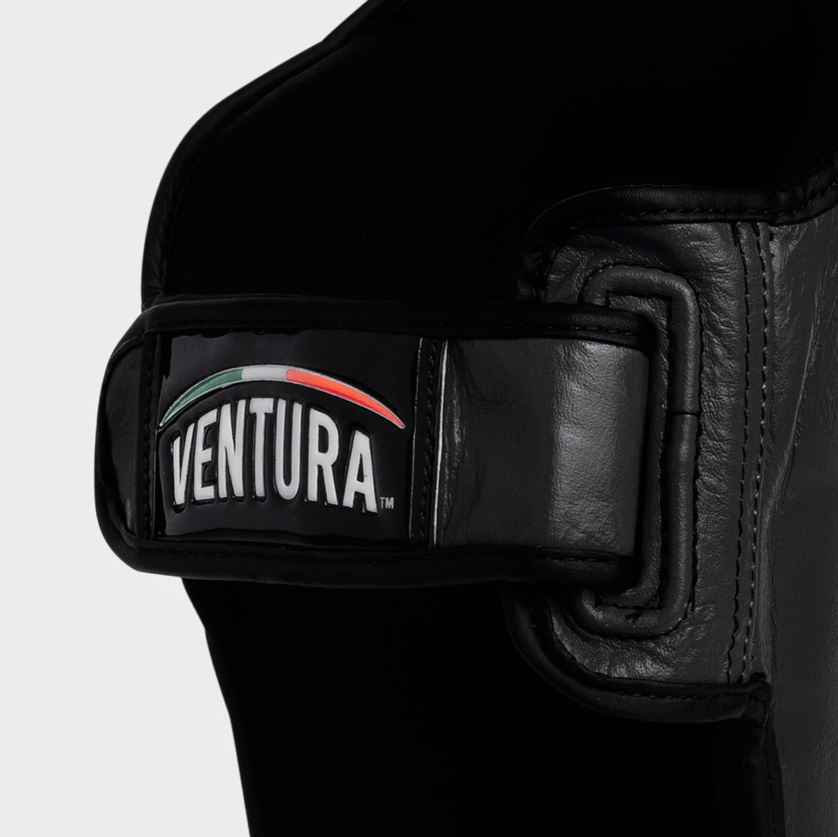 PARATIBIA IN VERA PELLE DA MUAY THAI, KICK BOXING E MMA - NERO